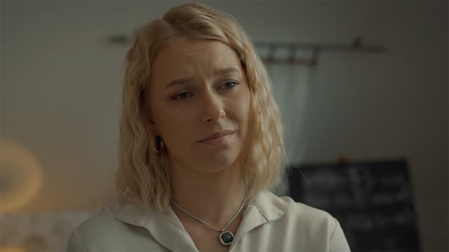 S01:E03 - Shadows and Suspicions