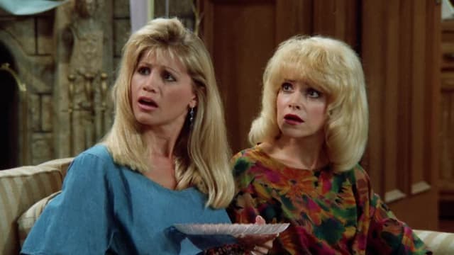 S08:E01 - The Baby Shower