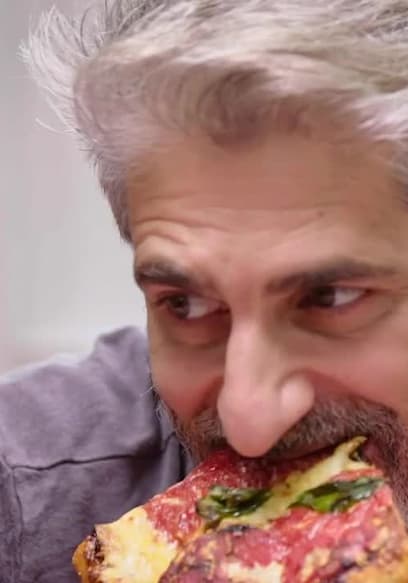 S01:E01 - The Perfect New York Slice With Frank Pinello and Michael Imperioli | Pizza Wars poster
