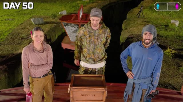 S07:E16 - Men vs. Women Survive the Wilderness for $500,000