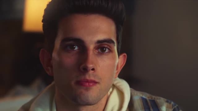 S01:E01 - B*tches, Am I Right?