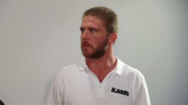 S09:E01 - Howie Mandel Is the Brains