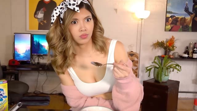 S01:E01 - Blueberry Ice Cream & the Expert Level Egg Hack