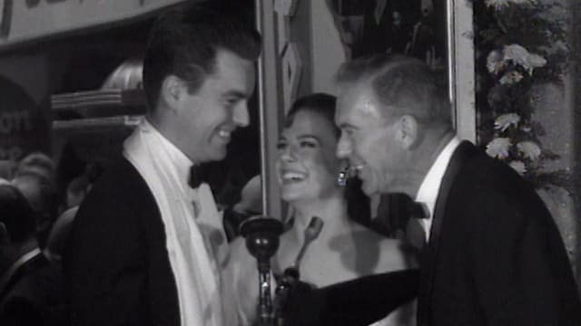 S01:E13 - Hollywood’s Red Carpet