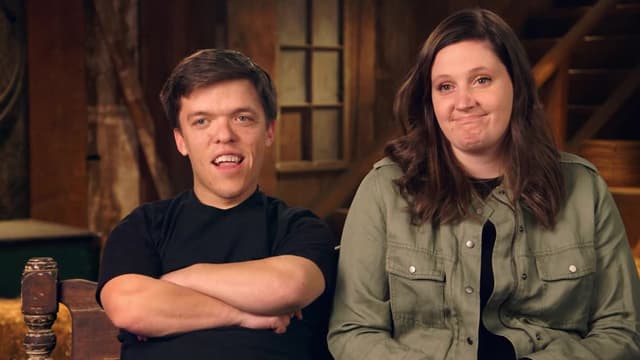 S21:E01 - To Sell or Not to Sell