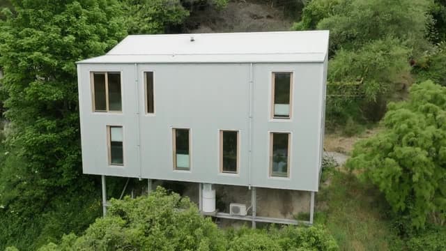 S01:E12 - Rafe Maclean