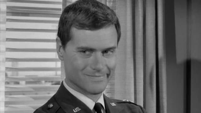 S01:E18 - Is There an Extra Jeannie in the House?