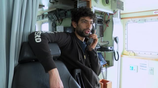 S01:E02 - Who's the Bad Guy