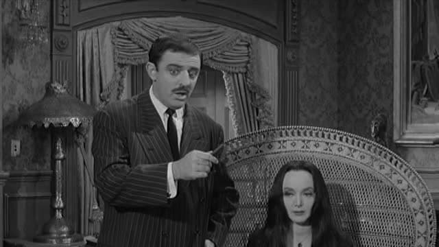 S01:E06 - Morticia Joins the Ladies League