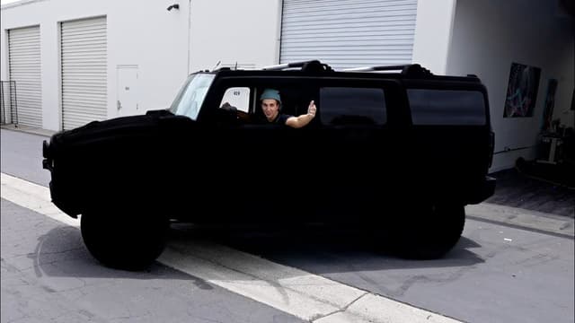 S01:E20 - World’s Blackest Car and 24-Hour Drawing Challenge