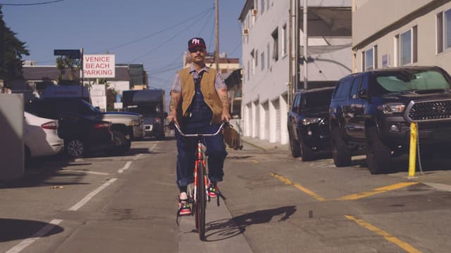 S01:E02 - Los Angeles