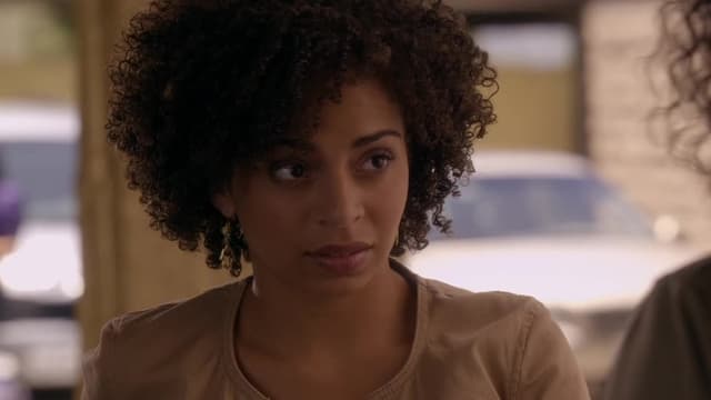 S03:E09 - Signed, Sealed, Delivered