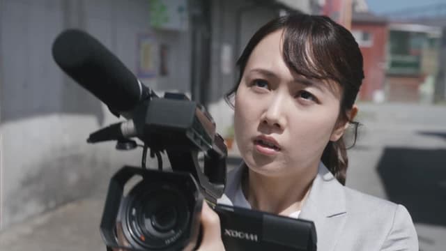 S01:E10 - A Close-Up of the Two