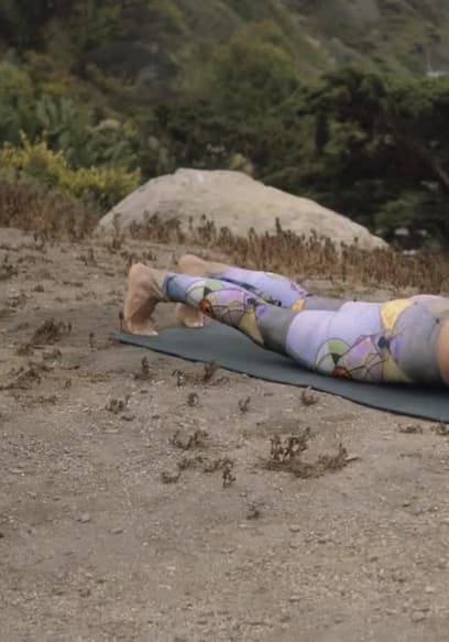 S01:E11 - 15 Min Yoga With Weights poster