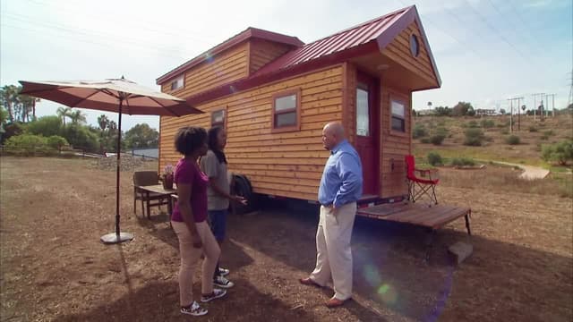 S02:E14 - Joy and LaToya Are Leaving Hawaii Behind for a Tiny Living in California