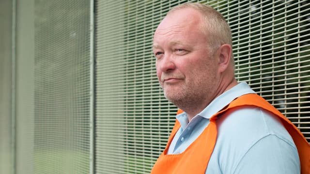 S04:E02 - Visiting Order