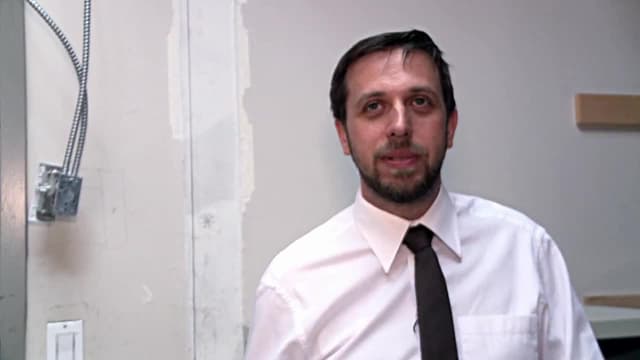 S02:E04 - Inside the Glass House