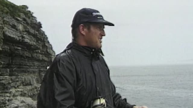S01:E18 - Marlin Off the Rocks: Australia, Rock vs. Plastic