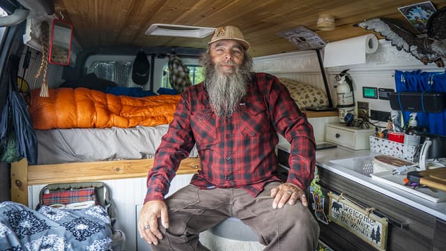 S01:E04 - Dan & Tina & Glenn