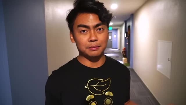 S02:E02 - Ghost Caught in the Hallway / Haunted Parking Garage at 3am