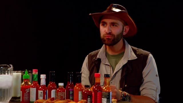 S03:E21 - Coyote Peterson Gets STUNG by Spicy Wings