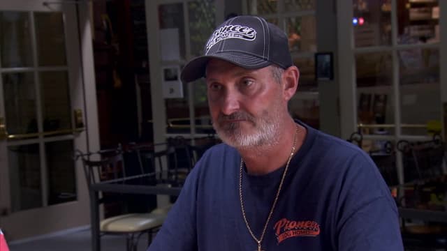 S04:E06 - Behind the 8 Ball