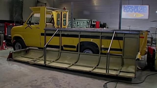 S02:E04 - Pontoon Boat