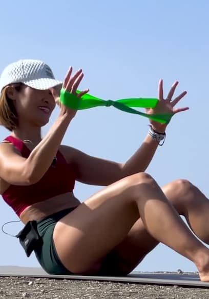 Póster de S01:E04 - 40 Min Mat Pilates With Band