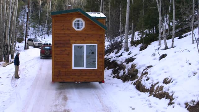 S05:E06 - Tiny Fisherman's House