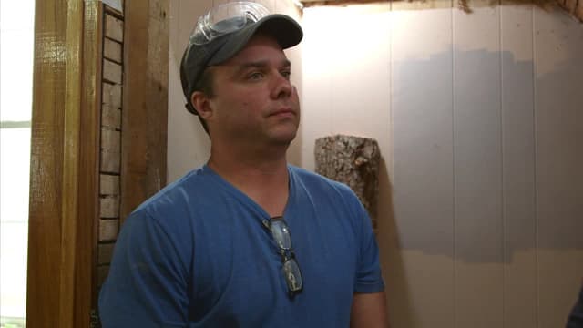 S01:E06 - Outhouse in the House