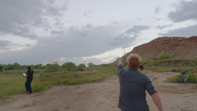 S05:E94 - Behind the Gates: Ups and Downs