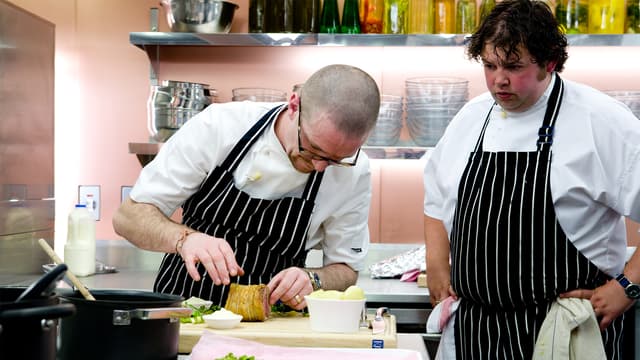 S06:E13 - North West Main