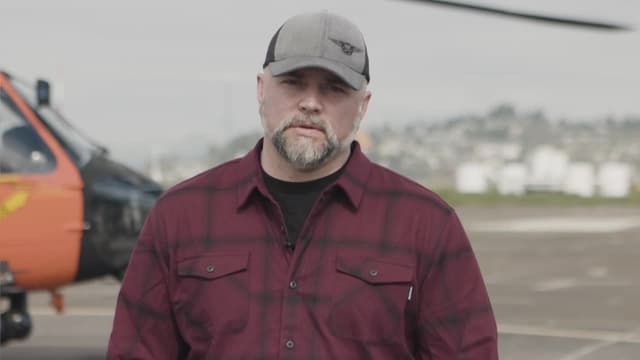 S01:E08 - Kayak Calamity & Helicopter Heroes