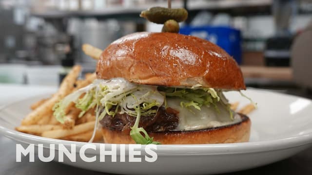 S01:E09 - Amazing Smash Burgers and Date Shakes Hidden in Coachella Valley