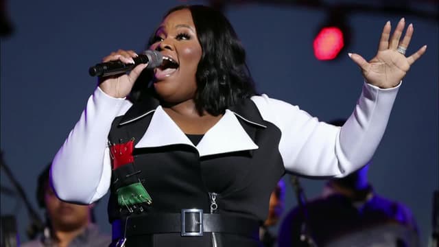 S10:E24 - Tasha Cobbs Leonard