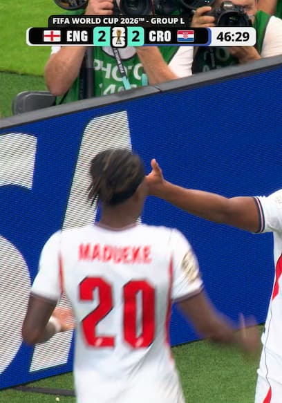 England’s Jude Bellingham Scores in First Minute of Second Half, Taking Lead Over Croatia poster
