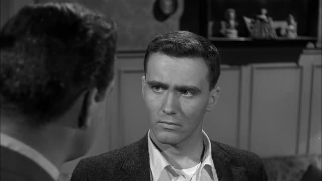 S03:E10 - The Case of the Lucky Legs