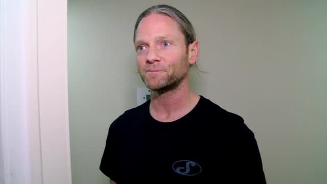 S07:E04 - Mid-Century Bathroom Remade