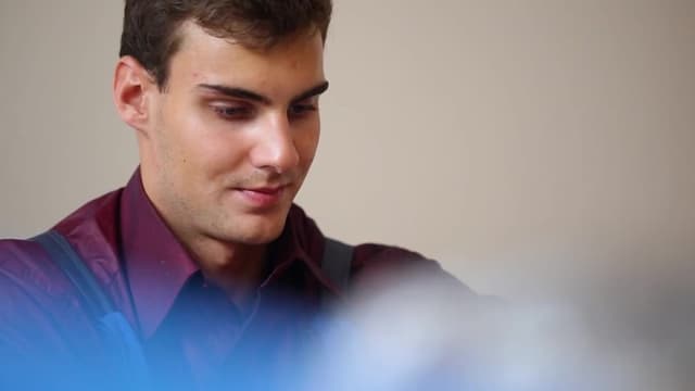 S01:E02 - Anton Nusinov