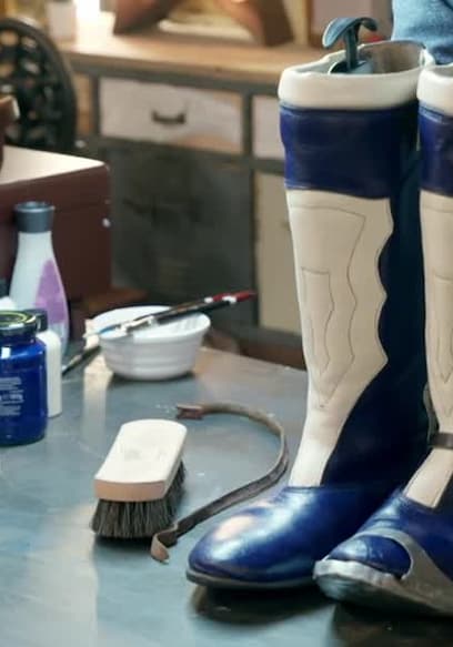 S06:E53 - Motorbike Speedway Boots, Electric Organ and Writing Slate poster