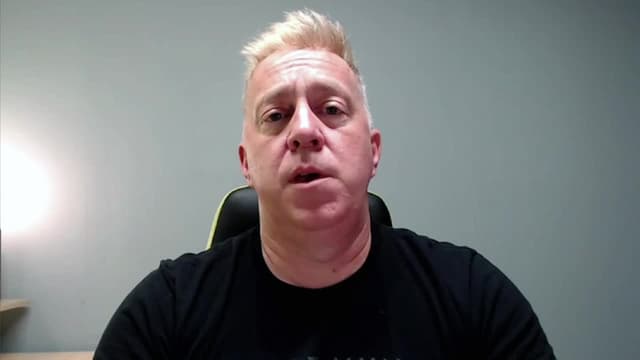 S04:E21 - Moose Walks on Water and More