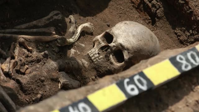 S01:E04 - Unearthing the Forbidden Evidence