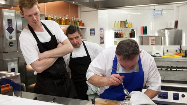 S09:E19 - Northern Ireland Dessert