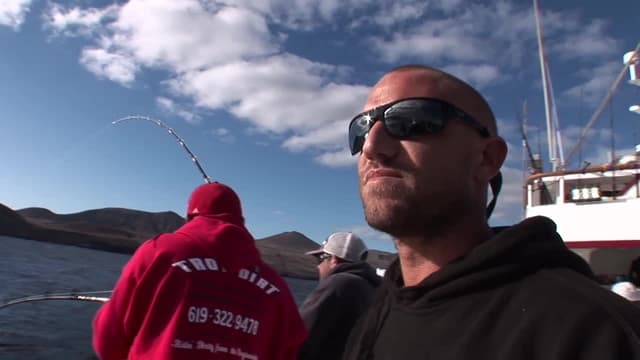S03:E06 - Rod-Bending Adrenaline at Guadalupe Island: Part 1