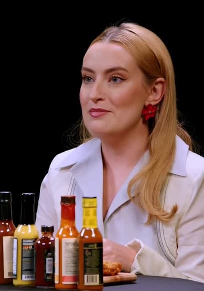S22:E07 - Amelia Dimoldenberg Goes on a Date With Spicy Wings poster