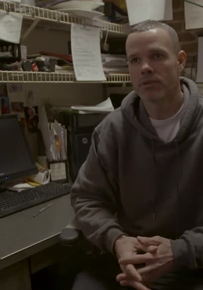 S01:E02 - Sarah poster