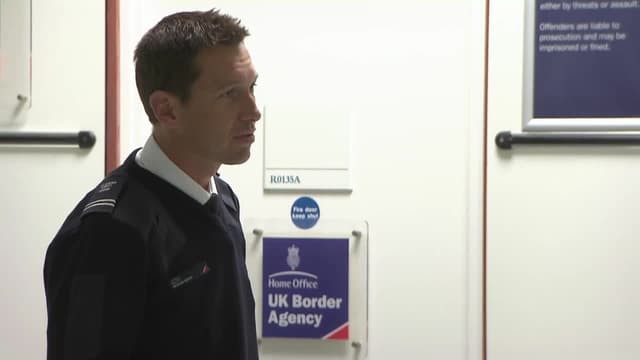 S03:E01 - Hard to Swallow