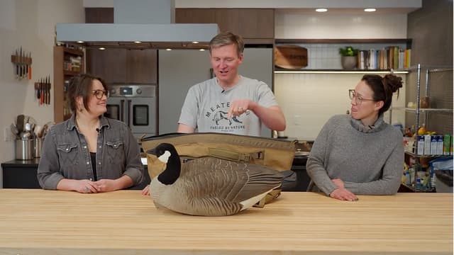 S01:E02 - Canada Goose Showdown