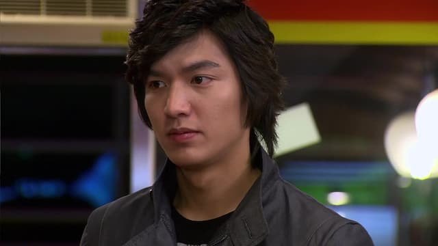 S01:E17 - After the Kiss