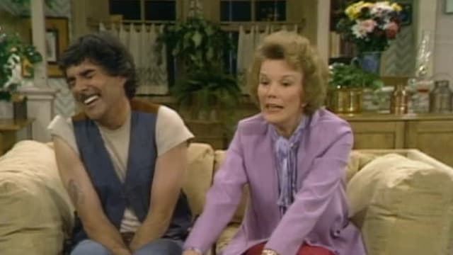 S06:E22 - It's in the Cards